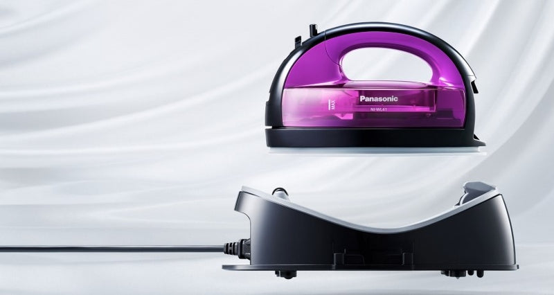 Panasonic 1550W Cordless Steam Iron with Multi-Direction Soleplate NI-WL41 220V